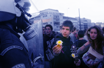 French riot police in battle with Calais migrants